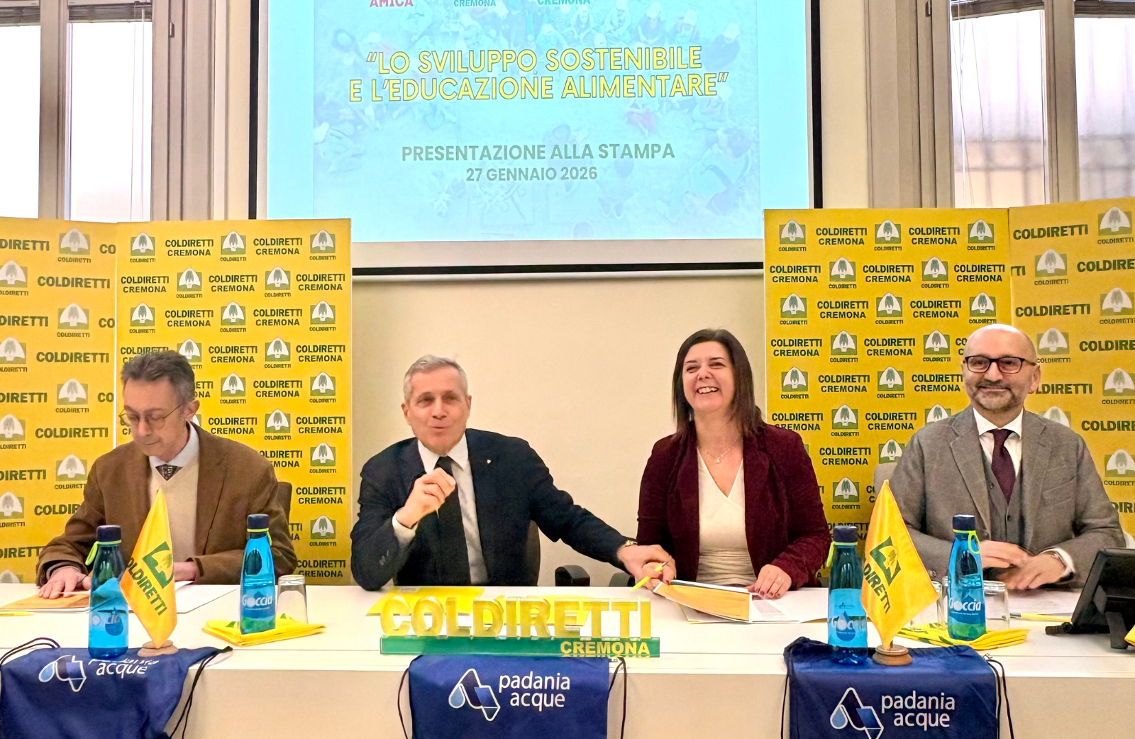 <p>Il gestore idrico entra nelle scuole della provincia di Cremona con il percorso didattico AcquaVita, parte del progetto di Coldiretti dedicato allo sviluppo sostenibile e all'educazione alimentare.</p>
<p>L'obiettivo è sensibilizzare i più piccoli al valore dell'acqua di rete come alimento di qualità e pilastro di uno stile di vita sano.</p>